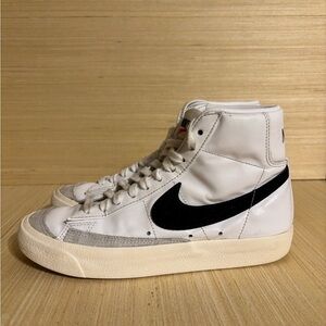 Nike Blazer 77 Vintage Leather Trainers White & Black